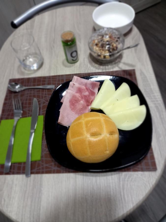 B&B Km 198 - Letto E Colazione Sorbara Екстер'єр фото
