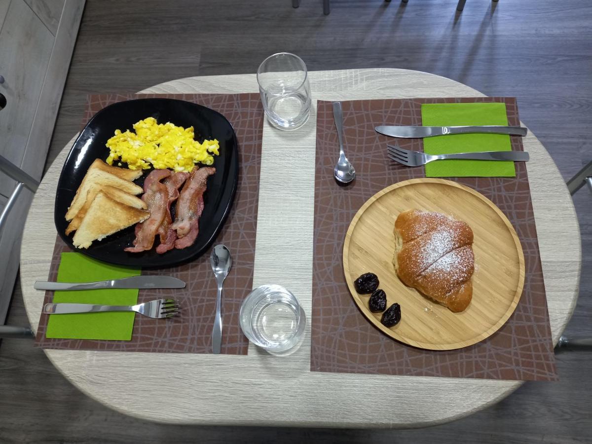 B&B Km 198 - Letto E Colazione Sorbara Екстер'єр фото