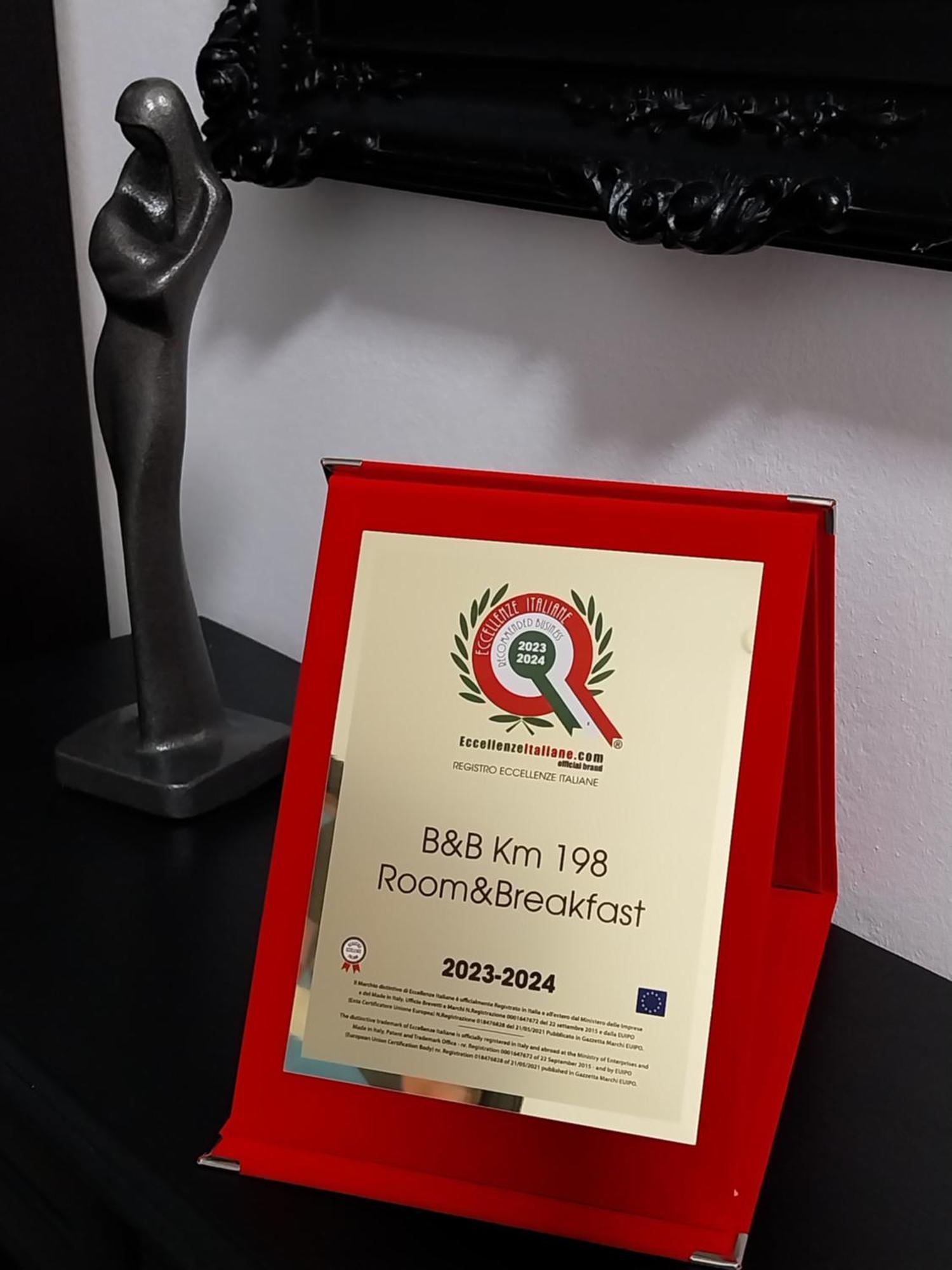 B&B Km 198 - Letto E Colazione Sorbara Екстер'єр фото
